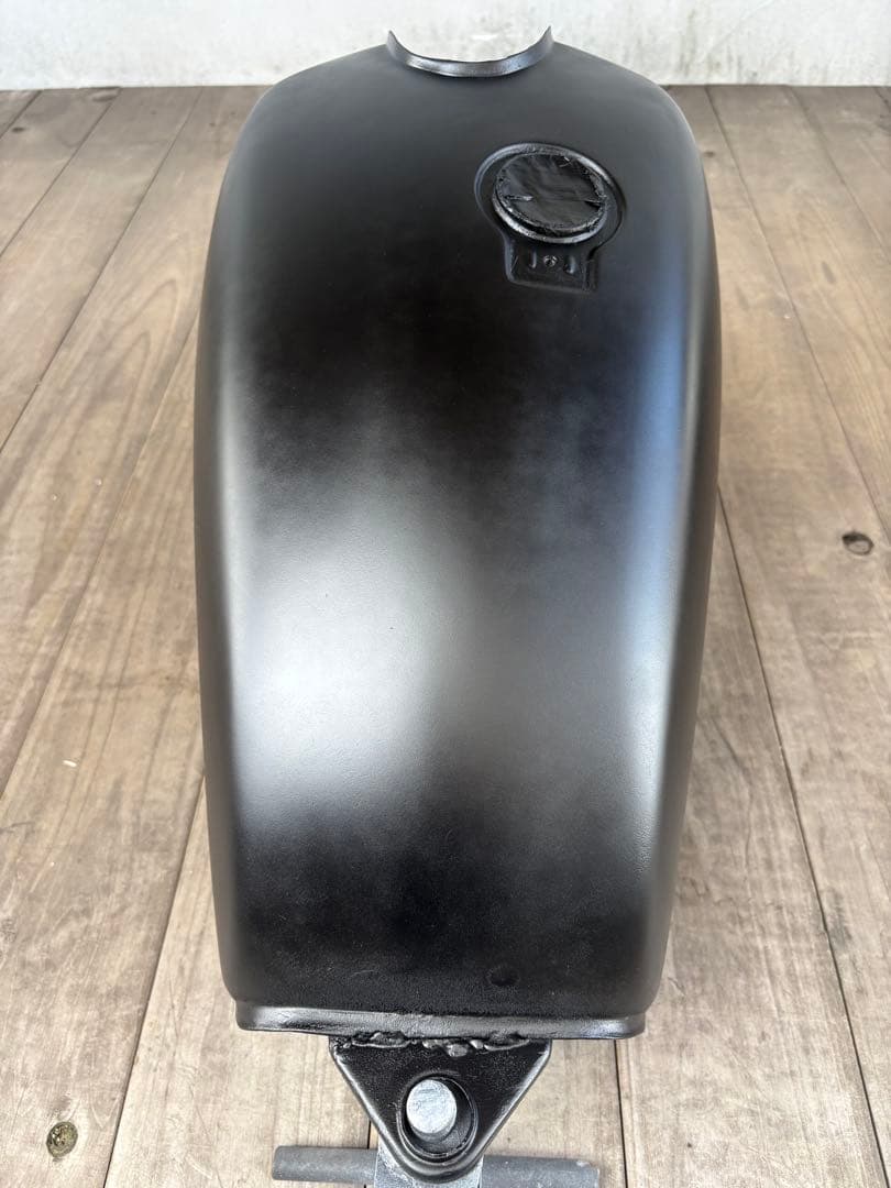 SR400 ガソリンタンク（マットブラック&ゴールド）自家塗装