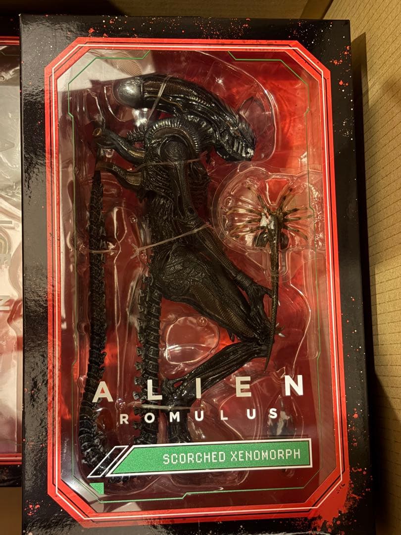 【未開封】NECA エイリアンロムルス　スコーチドゼノモーフ