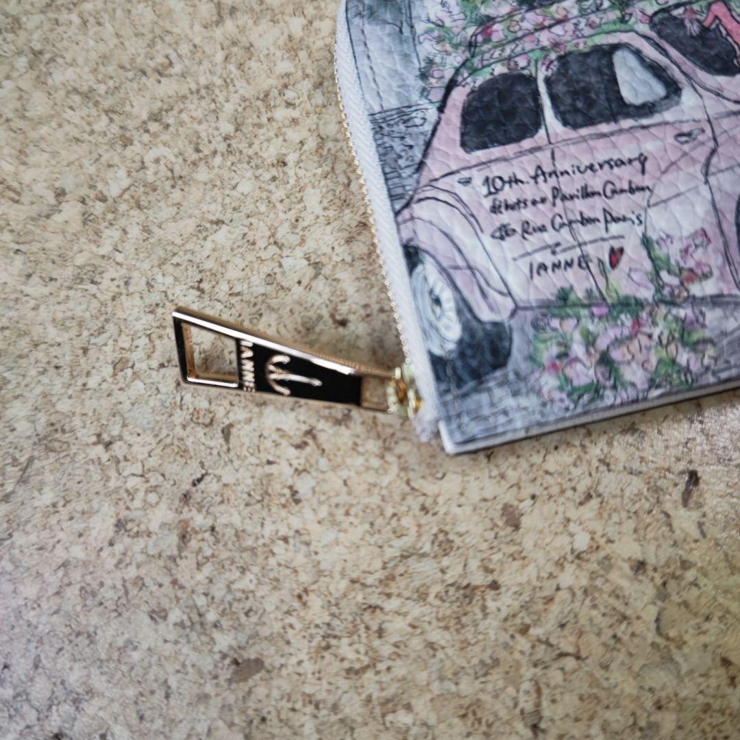 ☆新品未使用☆イアンヌ パル エッフェル塔から花束を 二つ折り財布