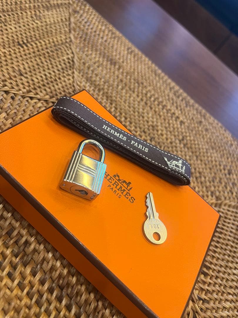 HERMES シルバー 南京錠 鍵付き