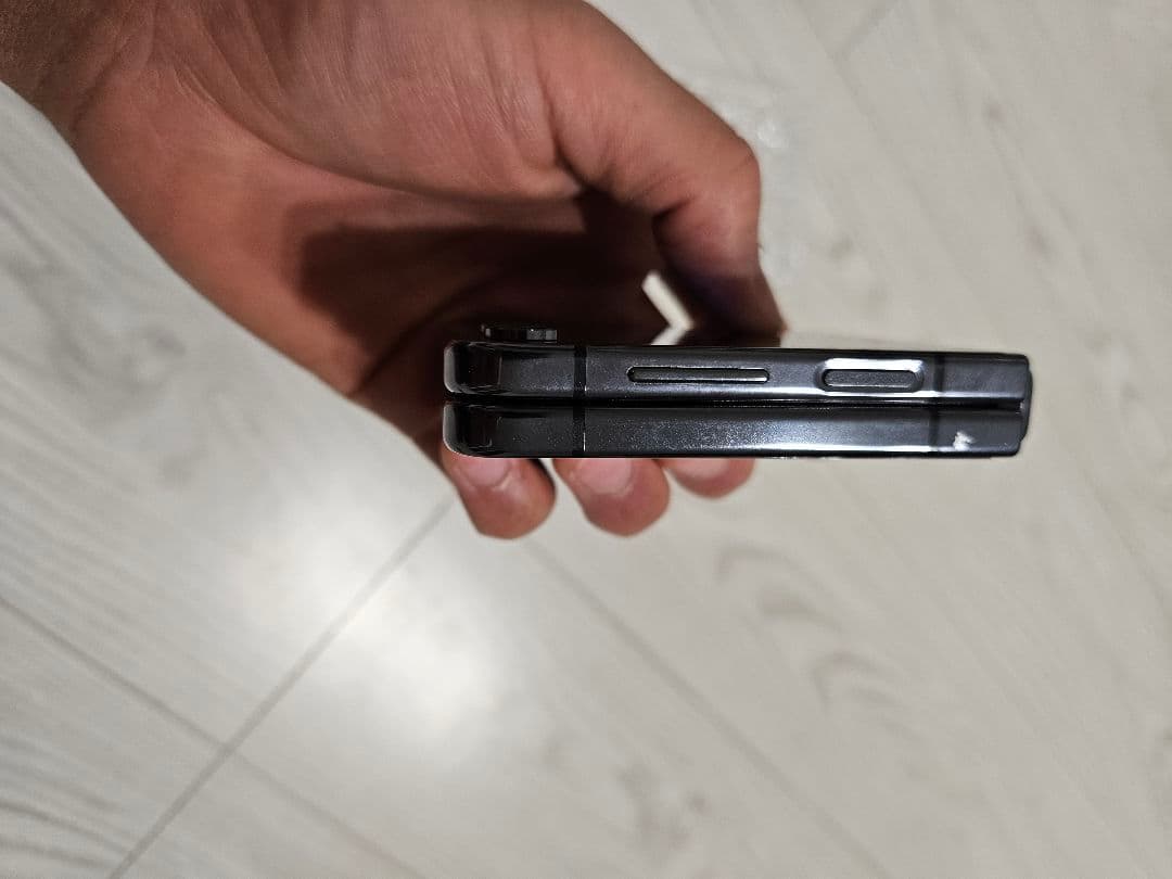 ゲリラ割　Galaxy　FLiP5 SIMフリー　残債なし　国内版　512ギガ