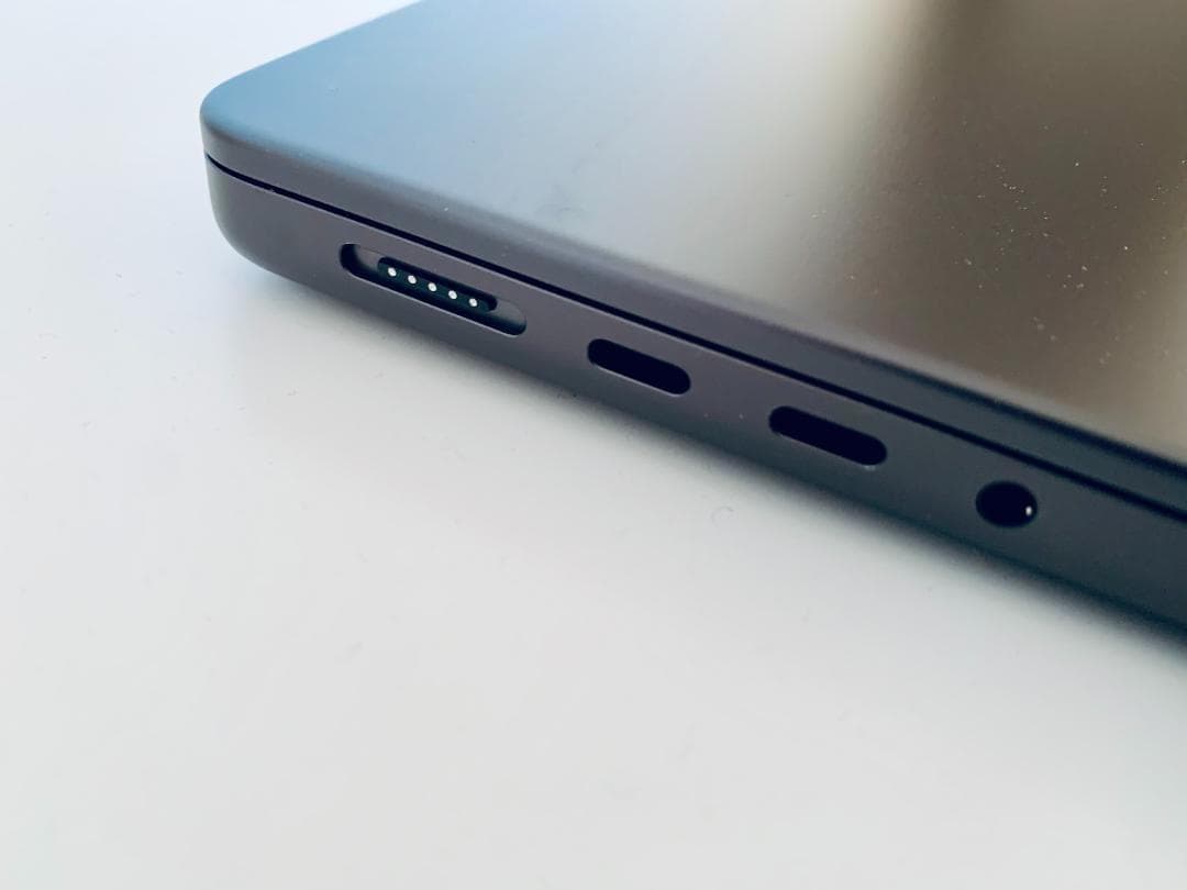 MACBOOK PRO M3Pro 14インチ スペースブラックMRX33J/A