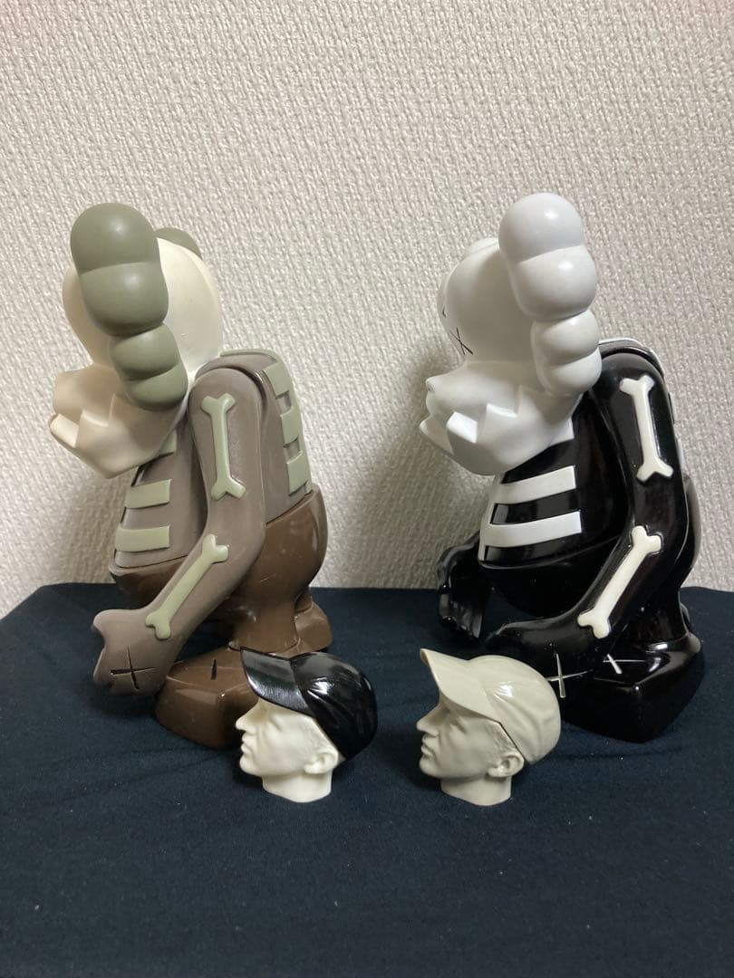 BOUNTY HUNTER KAWS KUN カウズ