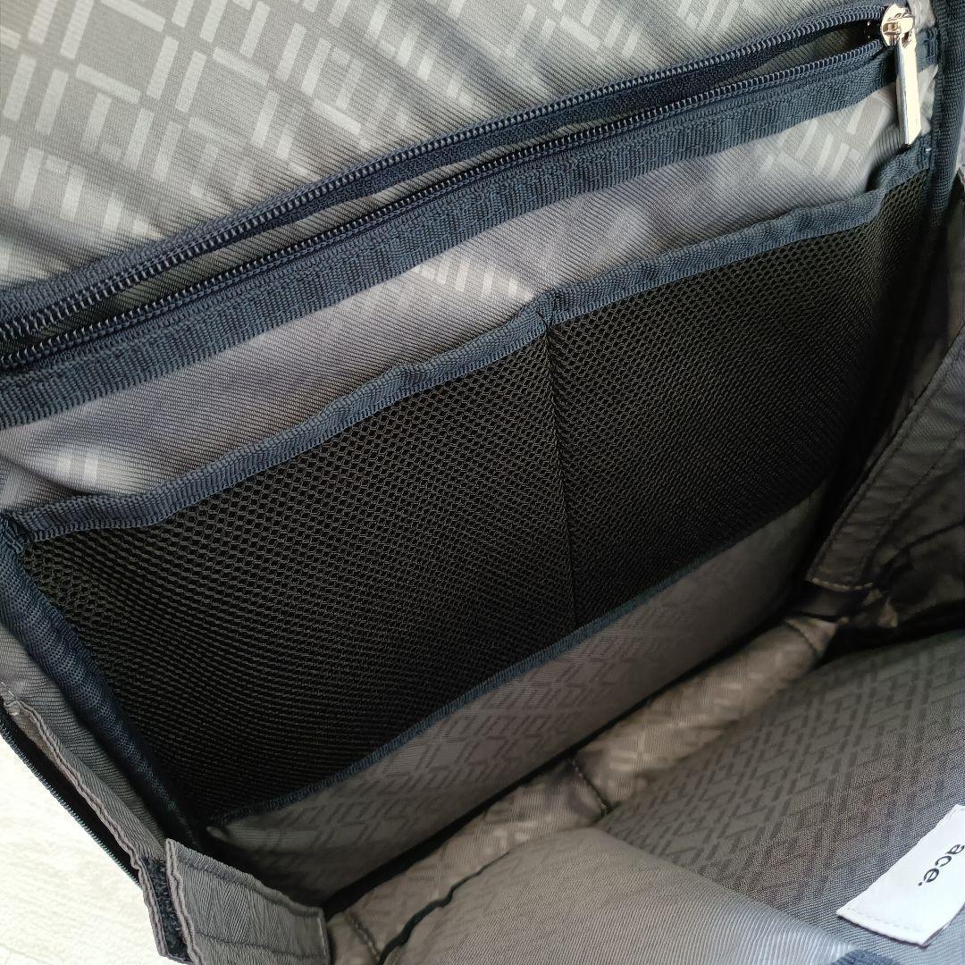 エースジーン ガジェタブル 13L 紺 軽量スリム ビジネスリュック