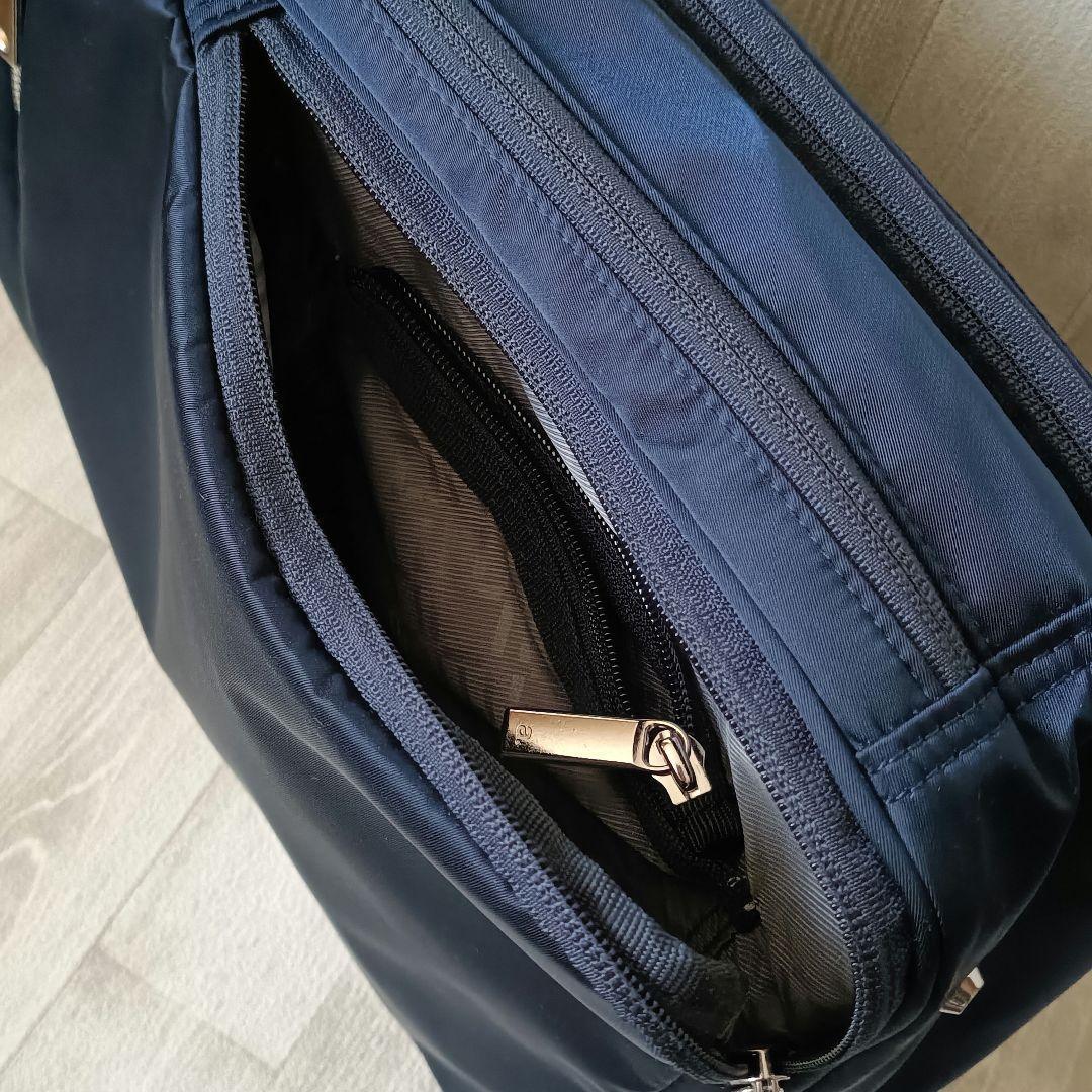 エースジーン ガジェタブル 13L 紺 軽量スリム ビジネスリュック