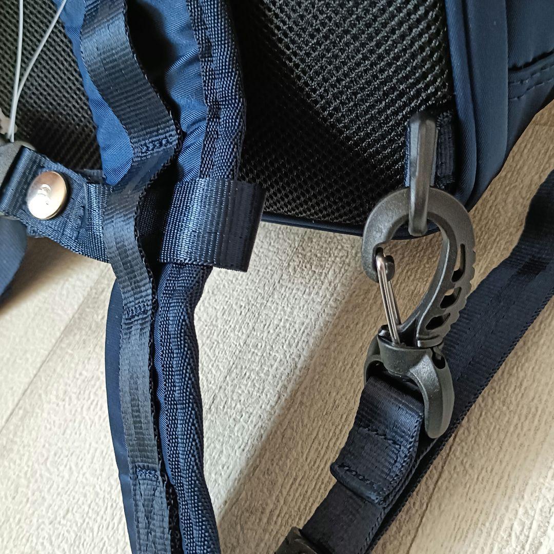 エースジーン ガジェタブル 13L 紺 軽量スリム ビジネスリュック