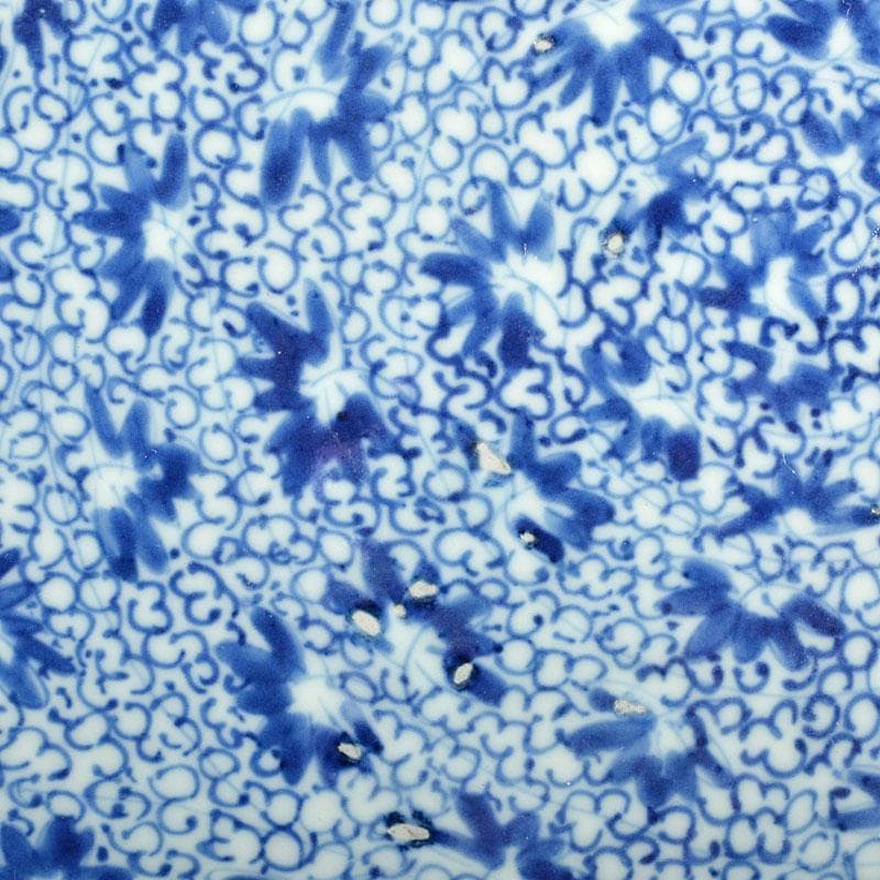 伊万里焼古伊万里　染付　総花唐草文　飾皿　大皿　大明成化年製銘　M　R4605B