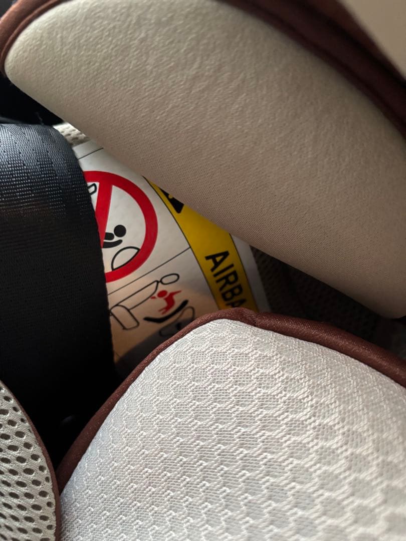 【新品パーツ有り！】エールべべ チャイルドシート クルットRウィ ベージュ