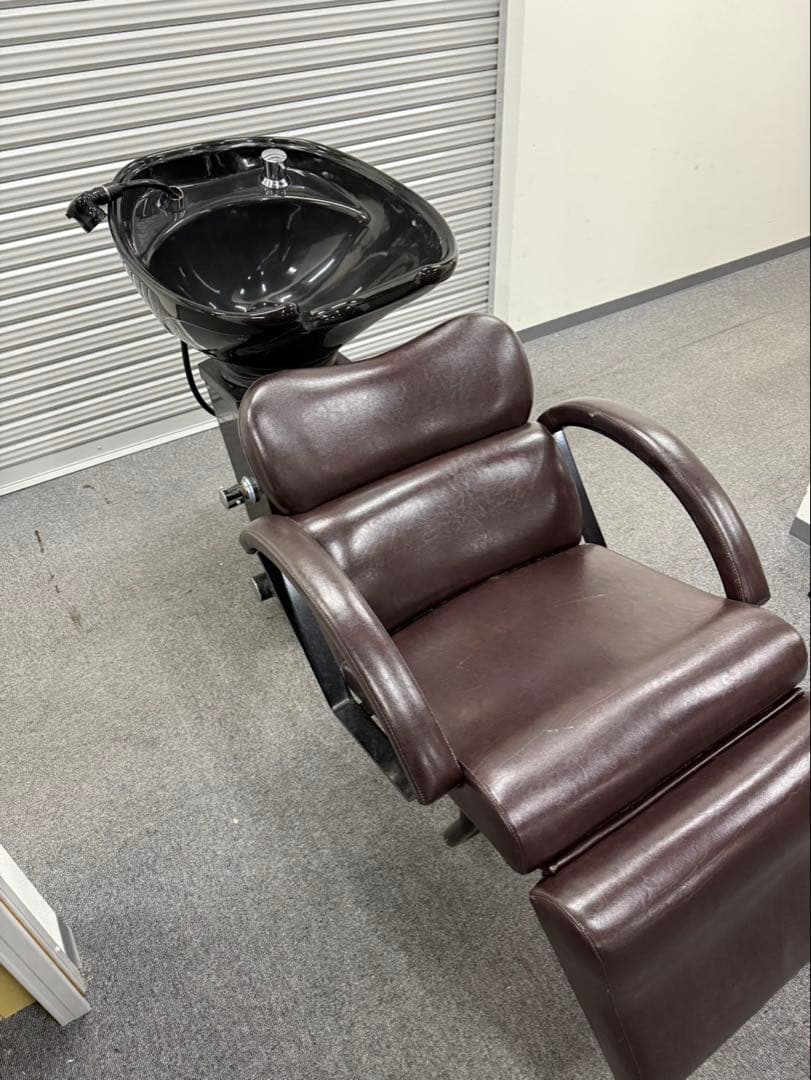 ビューティガレージ　手動シャンプーチェア　シャンプー台　レザーチェア　ブラウン①