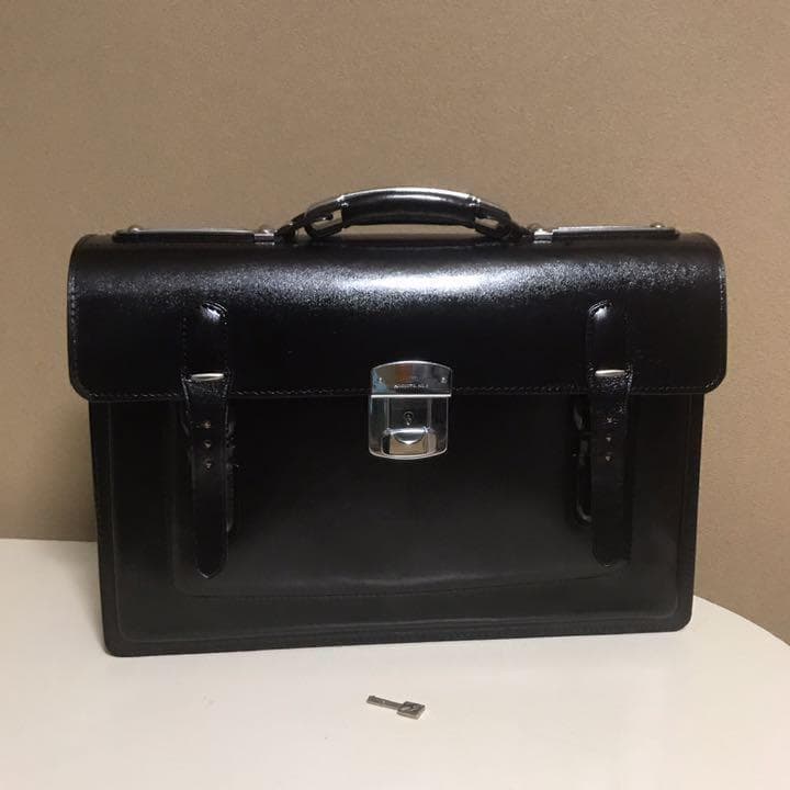 美品　本革　HINOMOTO製 牛革　ダレスバッグ　ビジネスバッグ　ブラック　黒