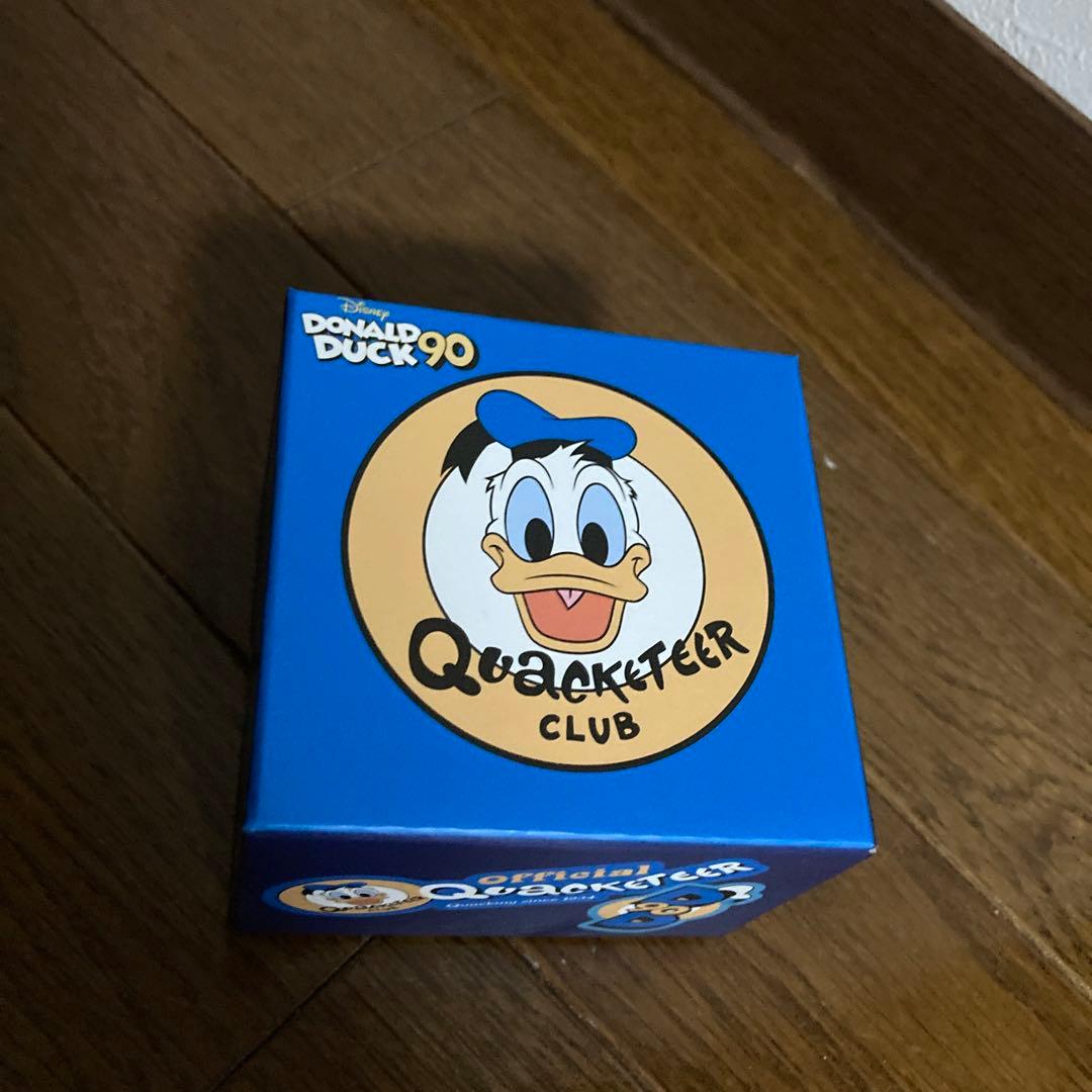 ディズニー　ドナルド90周年 腕時計　オズワルド100周年限定フィギュア　セット