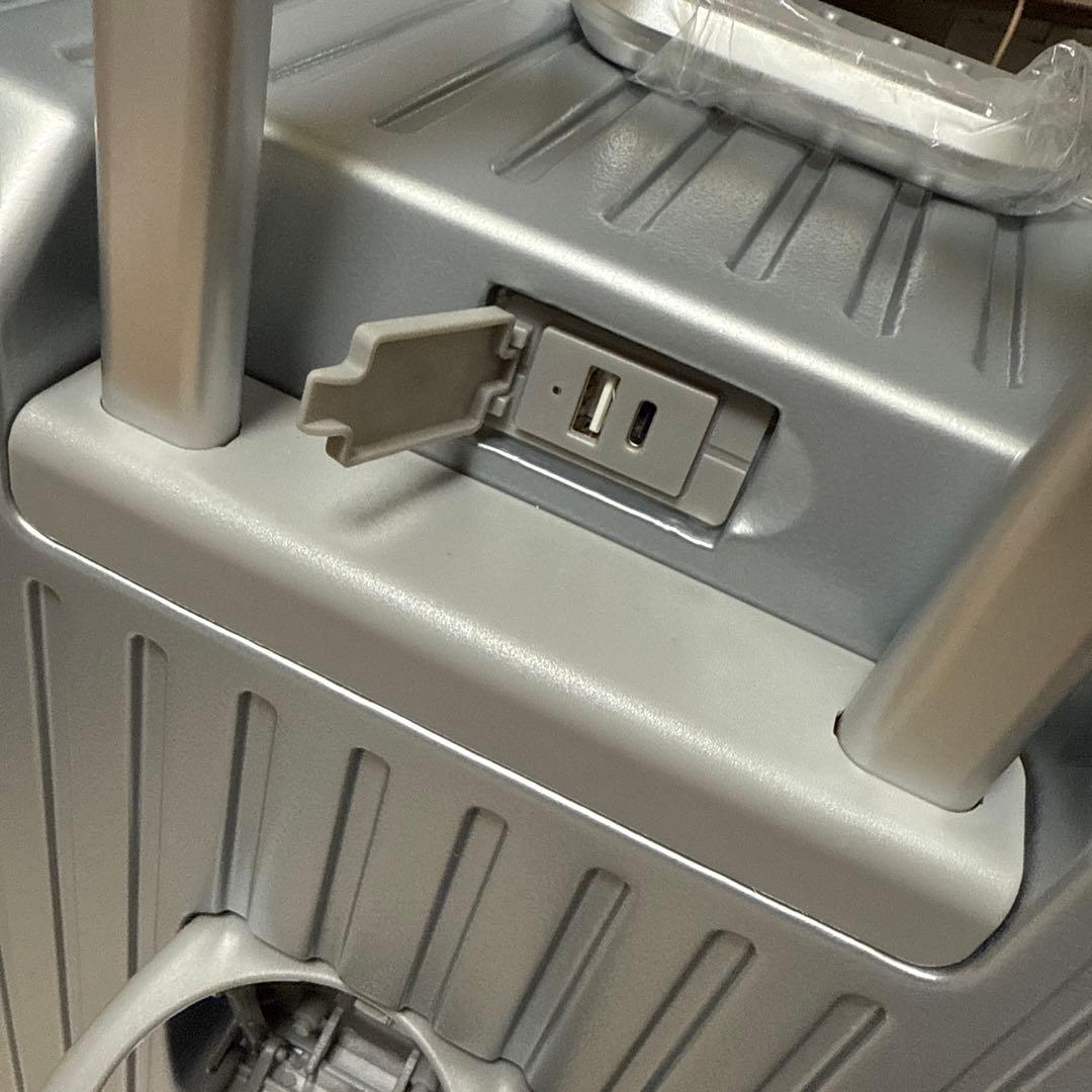 大型 スーツケース アルミフレーム 70cm シルバー TSAロック