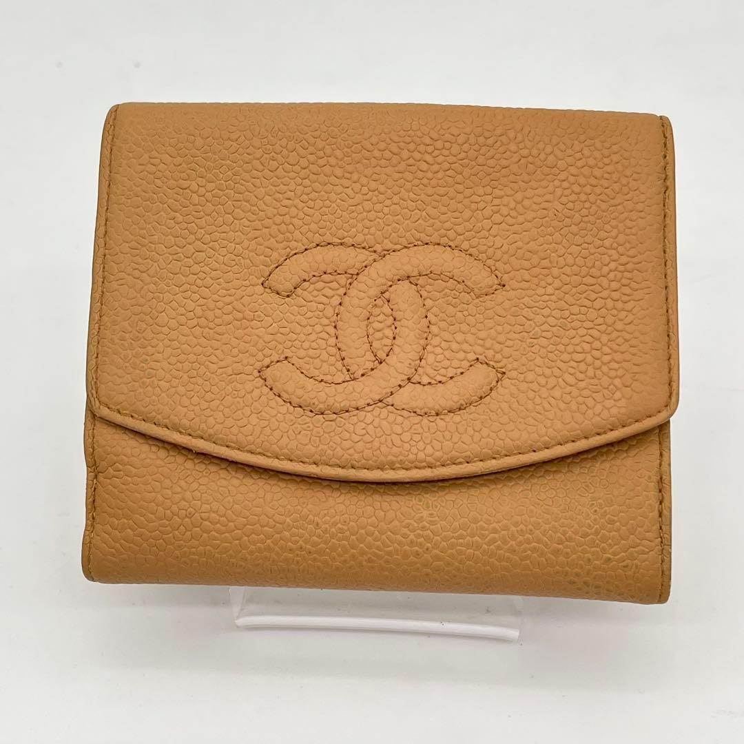CHANEL 二つ折り財布 ココマーク キャビアスキン ロゴ入り ベージュ 本革