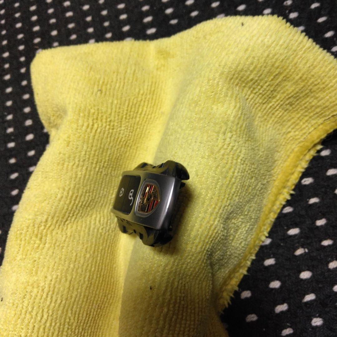 ポルシェリモコンキー　サイドカバーとメタルキーバッテリー無し