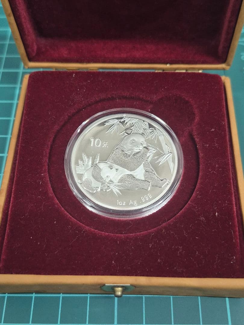 な*お様 中華人民共和国 パンダ硬貨 10元 2007年