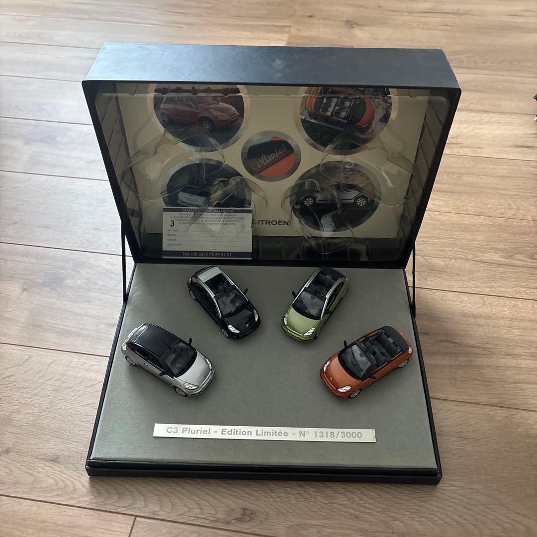 【新品未使用】　シトロエン　C3プルリエル　ミニカーセット　シリアルナンバー付き