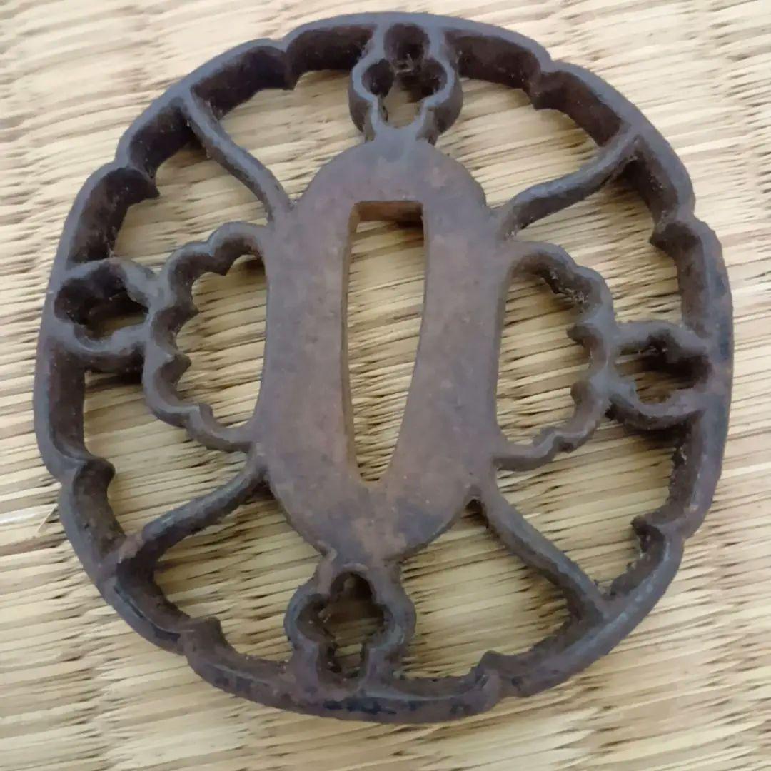 武具 刀 鉄鍔 透かし鍔 江戸時代 無銘 日本刀 刀装具 骨董品 美品 鐔