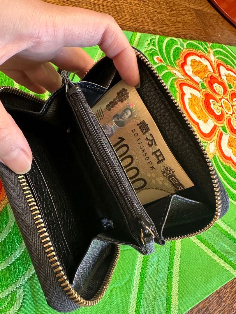 値下げ！！【新品】GUCCI 二つ折り財布 ブラック