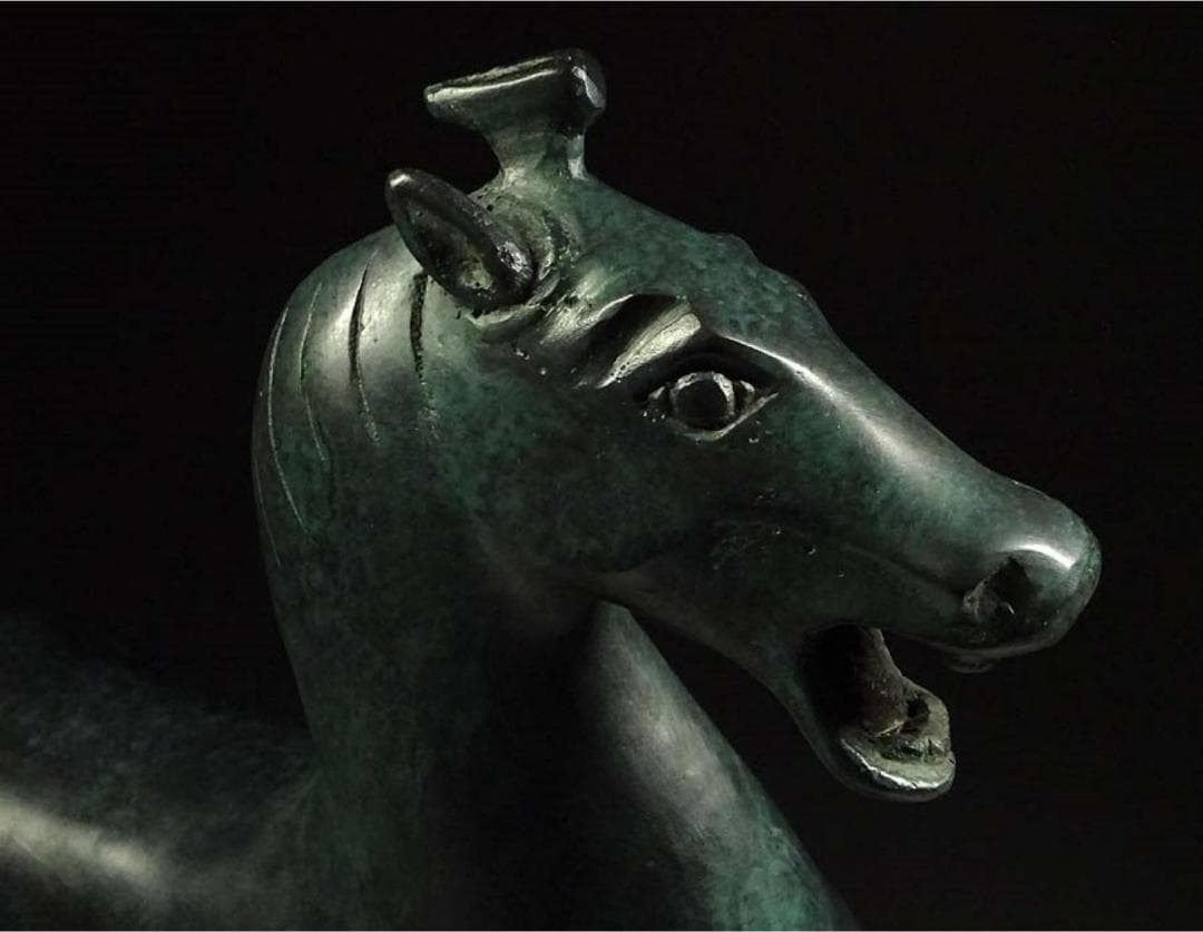 銅製 馬踏飛燕 馬の像 置物 台付き 幅約43cm c08299