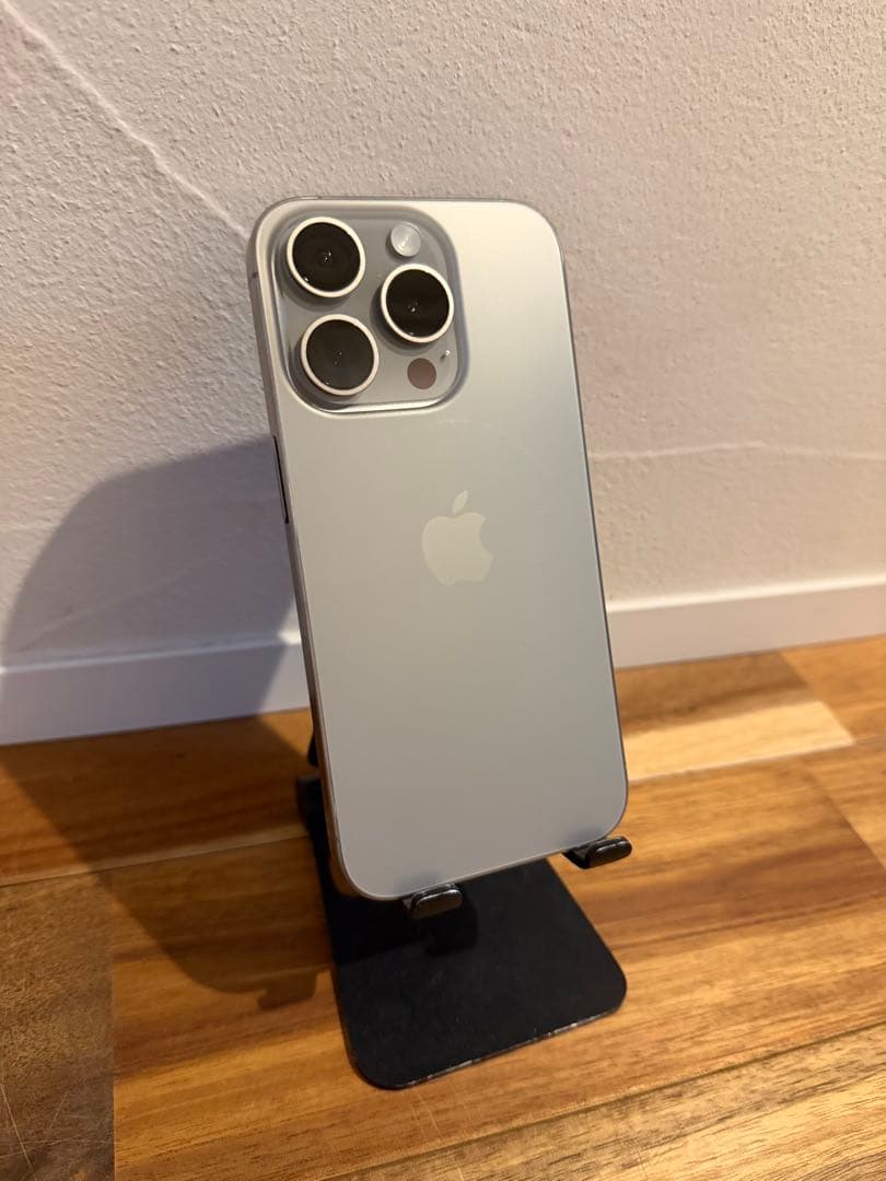 iPhone 15 pro 256GB 本体