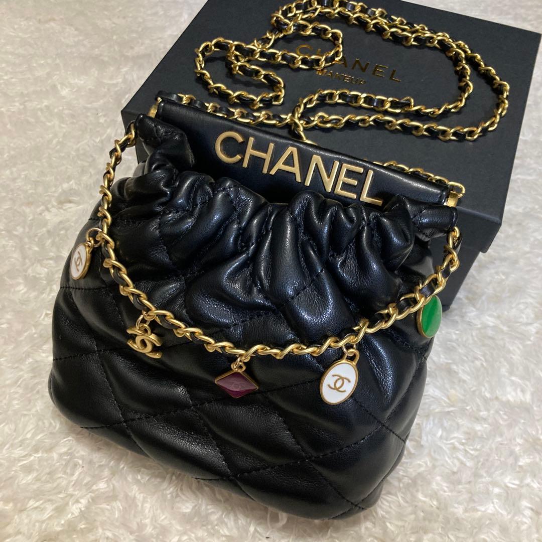 CHANEL キルティングビジューショルダーバッグ ブラック