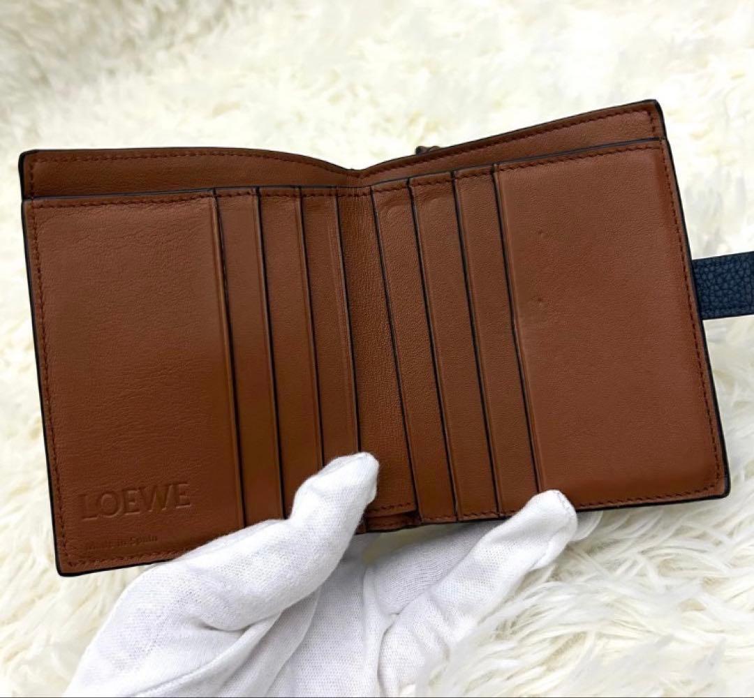 LOEWE ネイビー 二つ折り財布