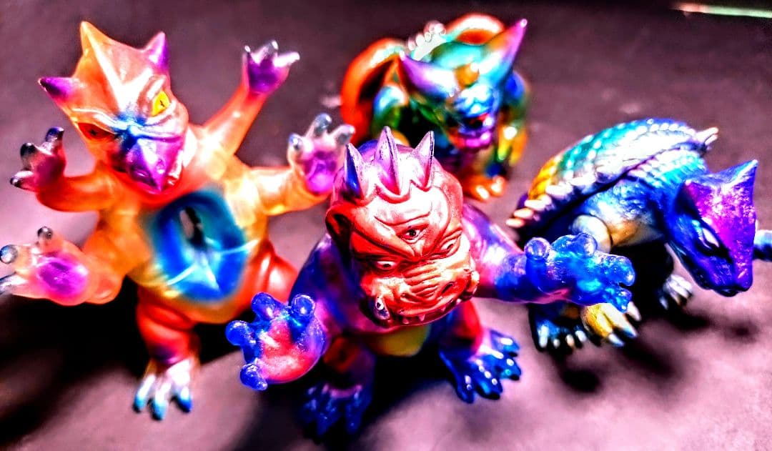 シカルナ工房。世界の怪獣、マイティ、バグン、イガール、テゴン。