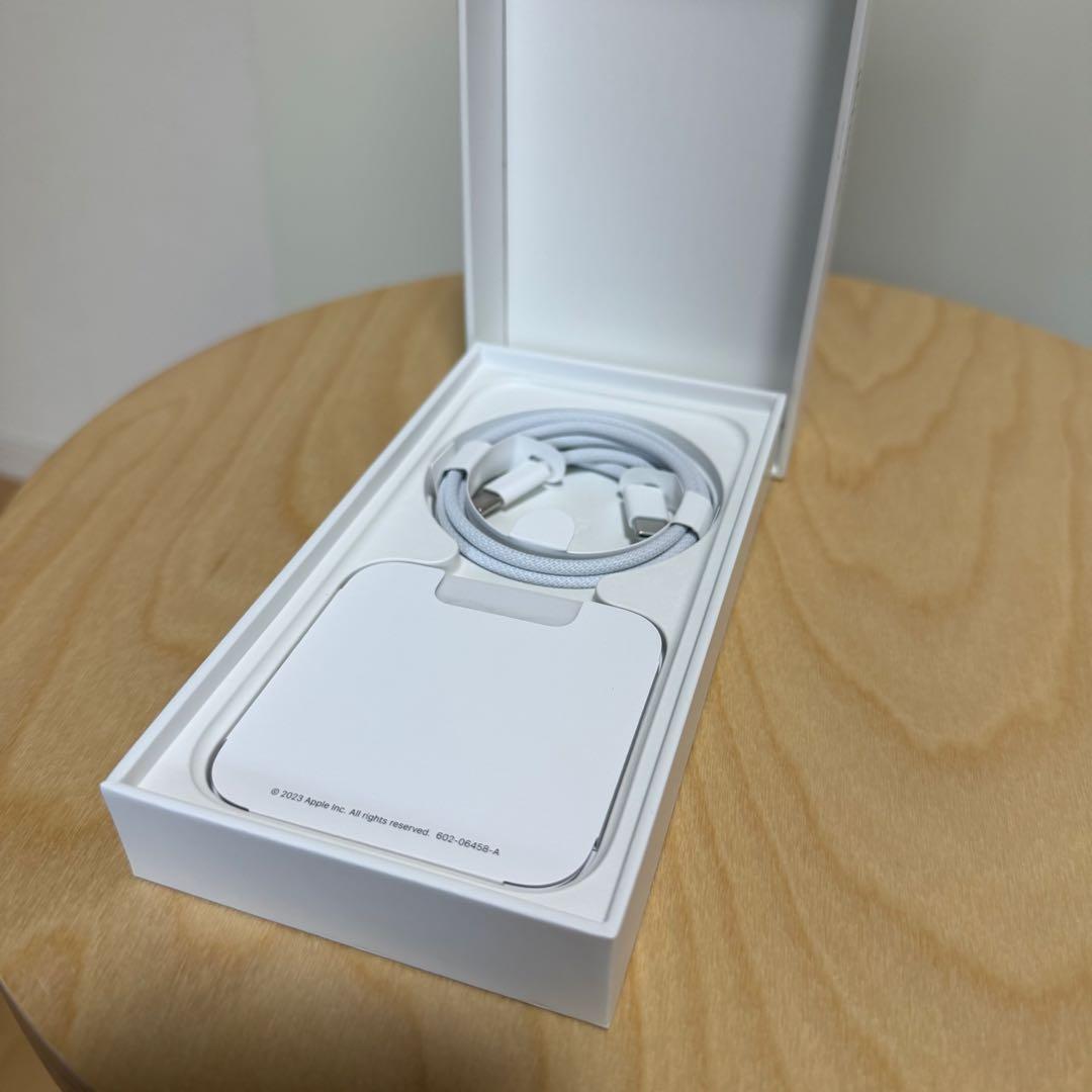 iPhone 15 ブラック 256GB SIMフリー