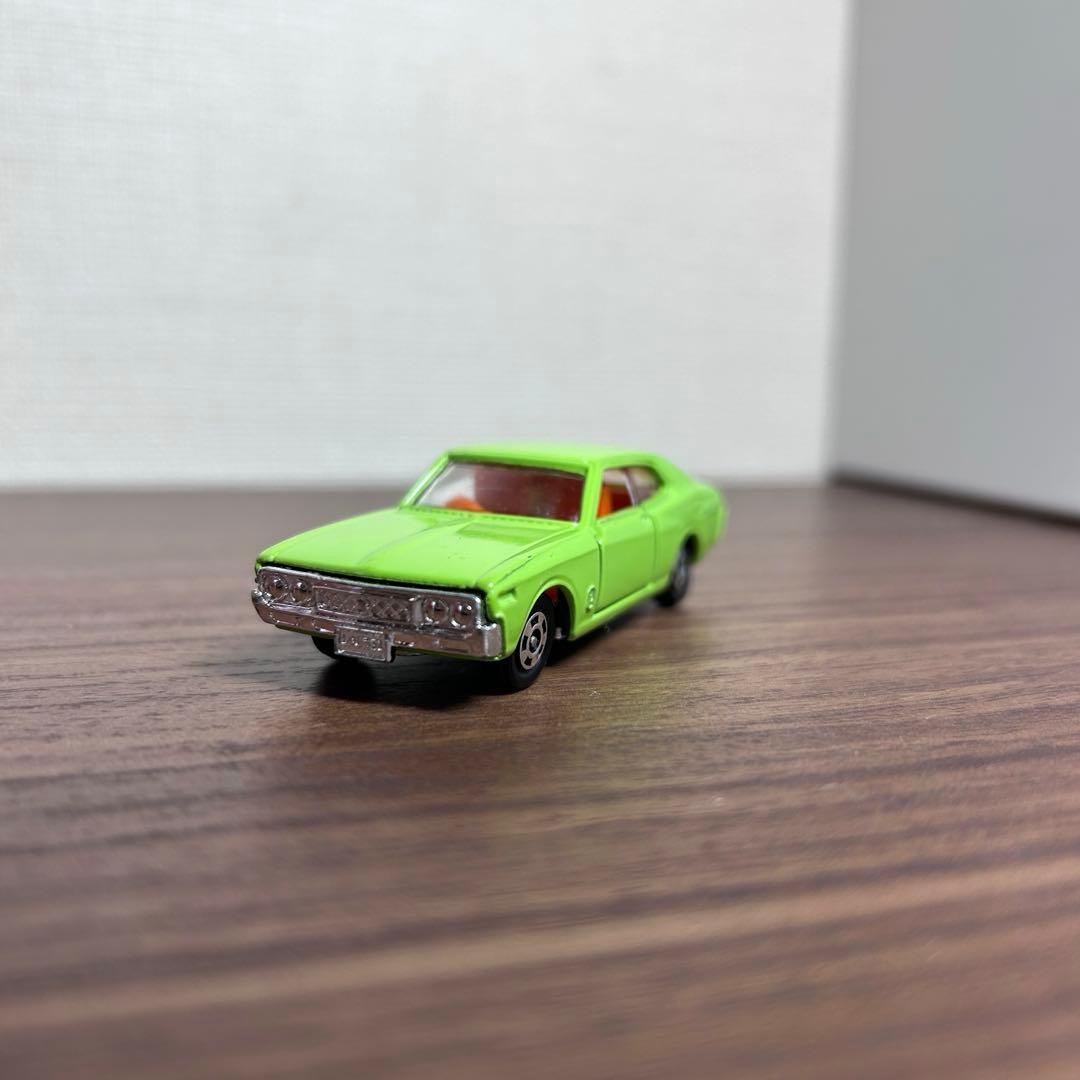 日本製絶版トミカNo.74　日産 ローレル ブタケツ　当時物