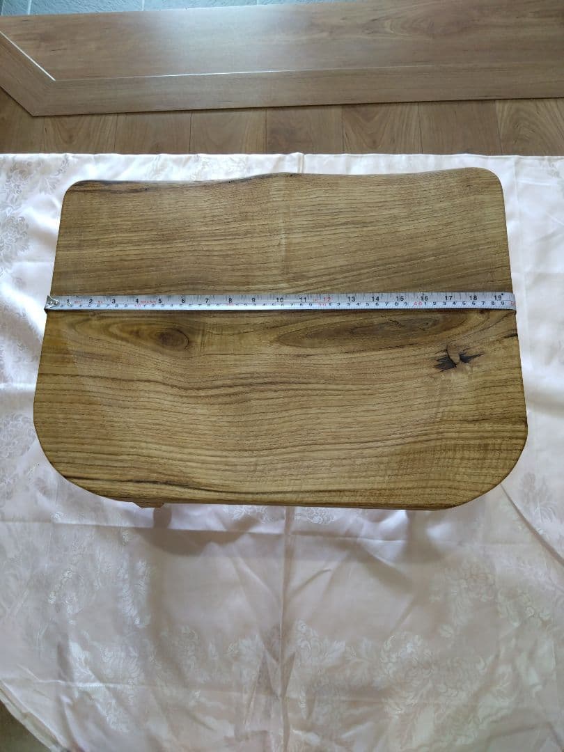 栗の木の椅子➕️カッティングボードのセット　ねこさんになります❕