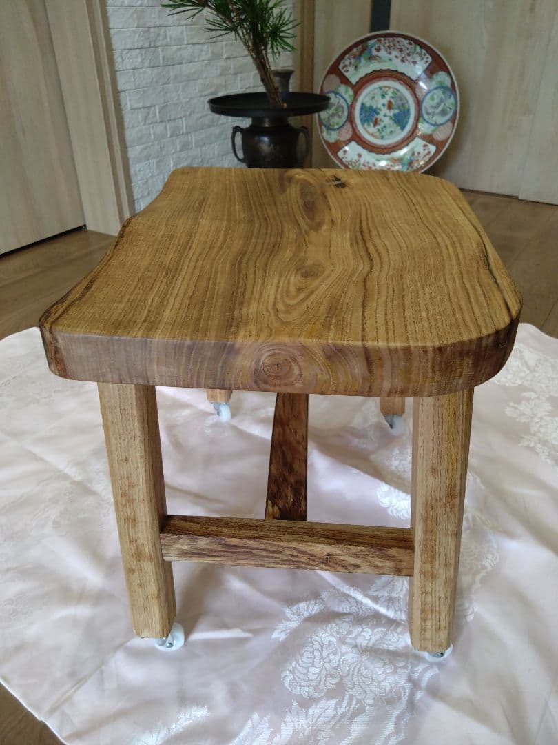 栗の木の椅子➕️カッティングボードのセット　ねこさんになります❕