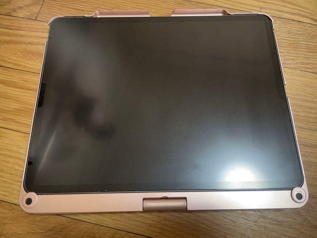 勇*気様 iPadPro12.9インチ 第4世代256GBとおまけ キーボードカ