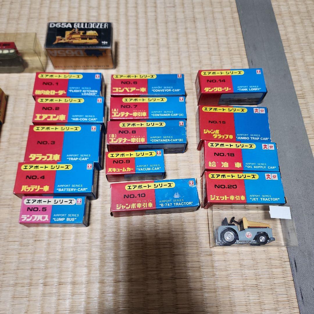 日本製トミカF1　 バンダイ エアポートシリーズ　マッチボックス　(中身あり)