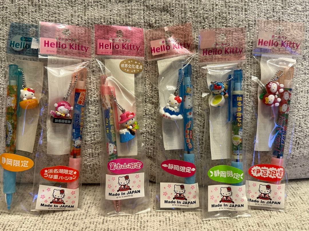 ハローキティご当地ボールペン26本、シャープペンシル1本