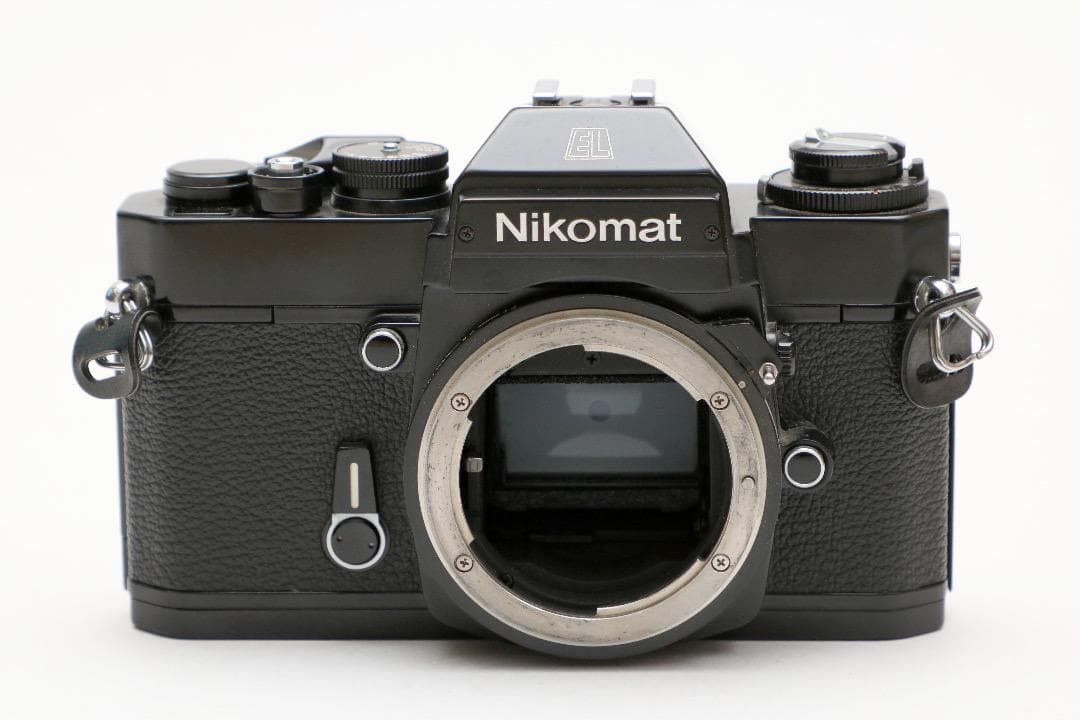 ニコマート　EL　ブラックボディ　（フイルムカメラ）