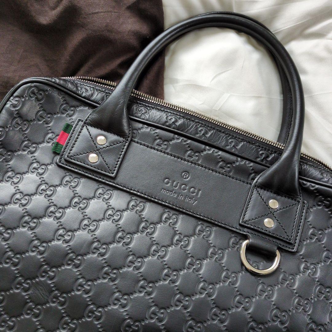GUCCI ブラックレザービジネスバッグ