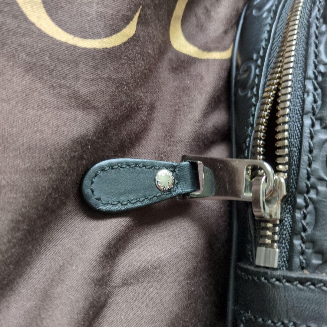 GUCCI ブラックレザービジネスバッグ