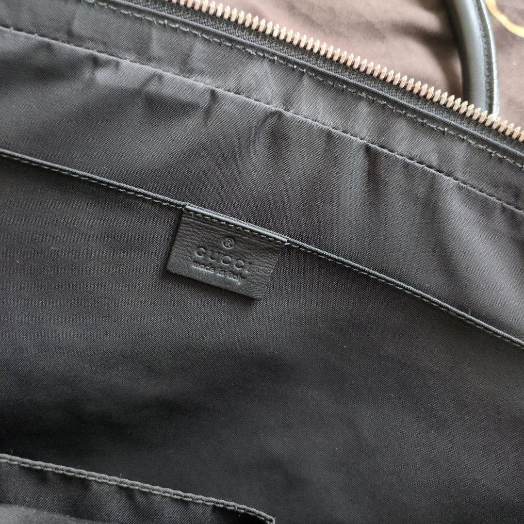 GUCCI ブラックレザービジネスバッグ