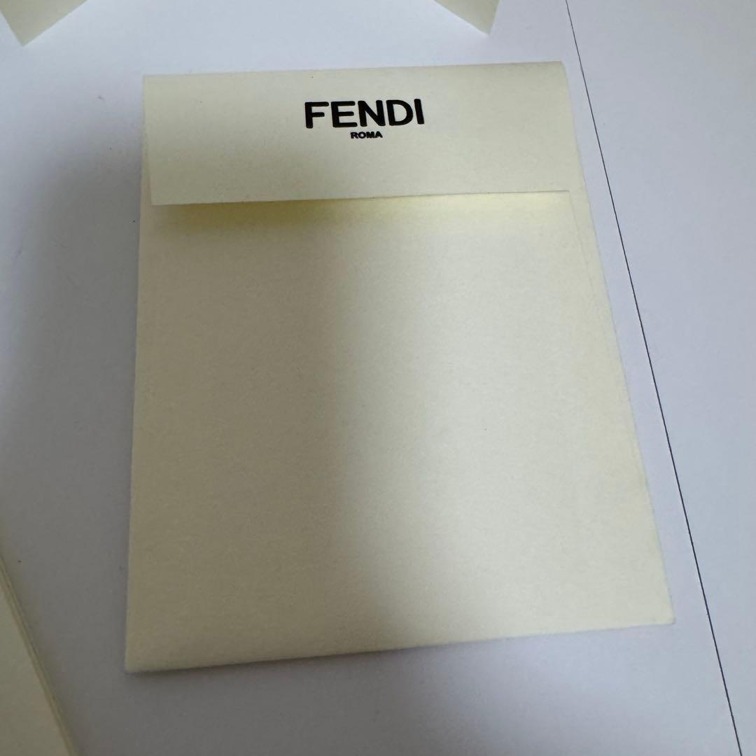 FENDI カール　iPhoneケース