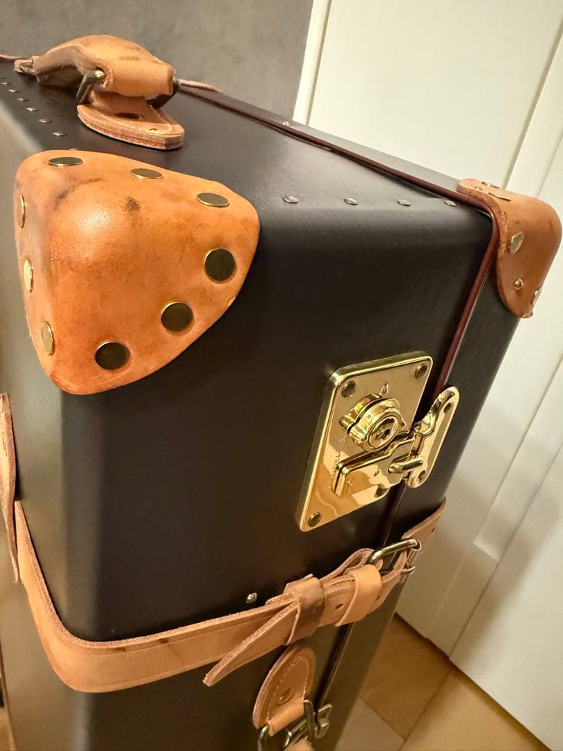 グローブトロッター ラージスーツケース74L