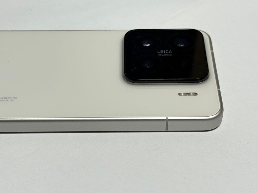 LEICA phone Xiaomi 15 White 250GB ROM美品
