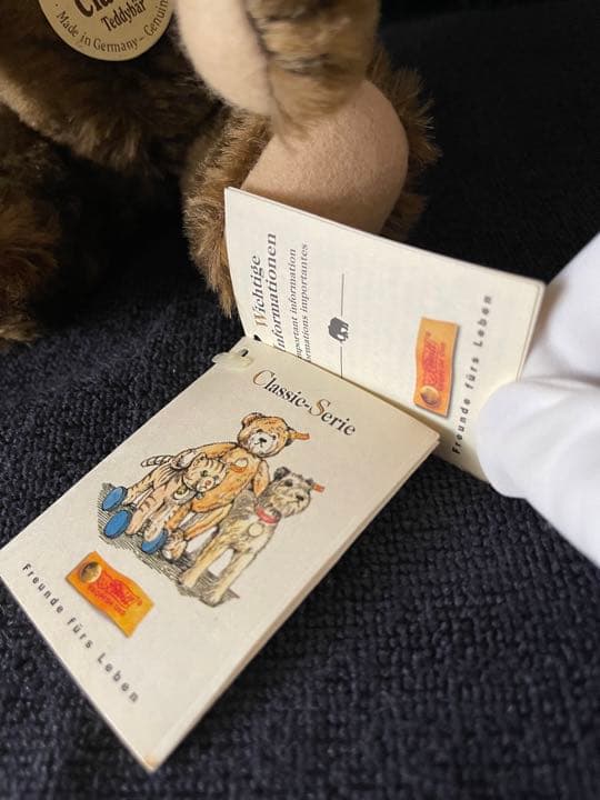 ドイツシュタイフ社製クラッシックテディベア25cmダークブラウンゴールドリボン