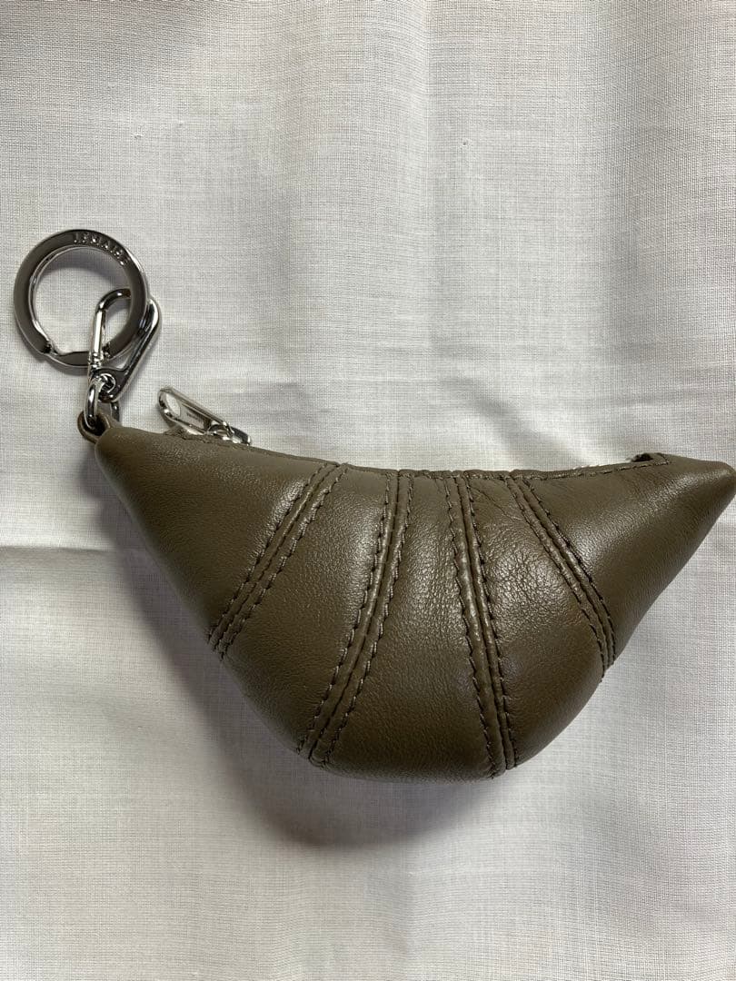LEMAIRE MINI CROISSANT KEYRING カーキ