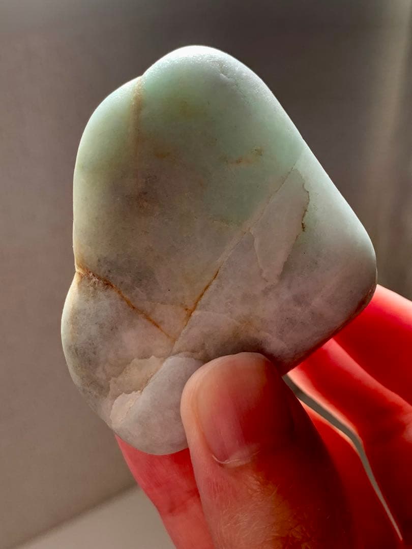 糸魚川ひすい極上の海石　翡翠　原石　翡翠　鉱物標本　コン沢　水石　根付　国産鉱物