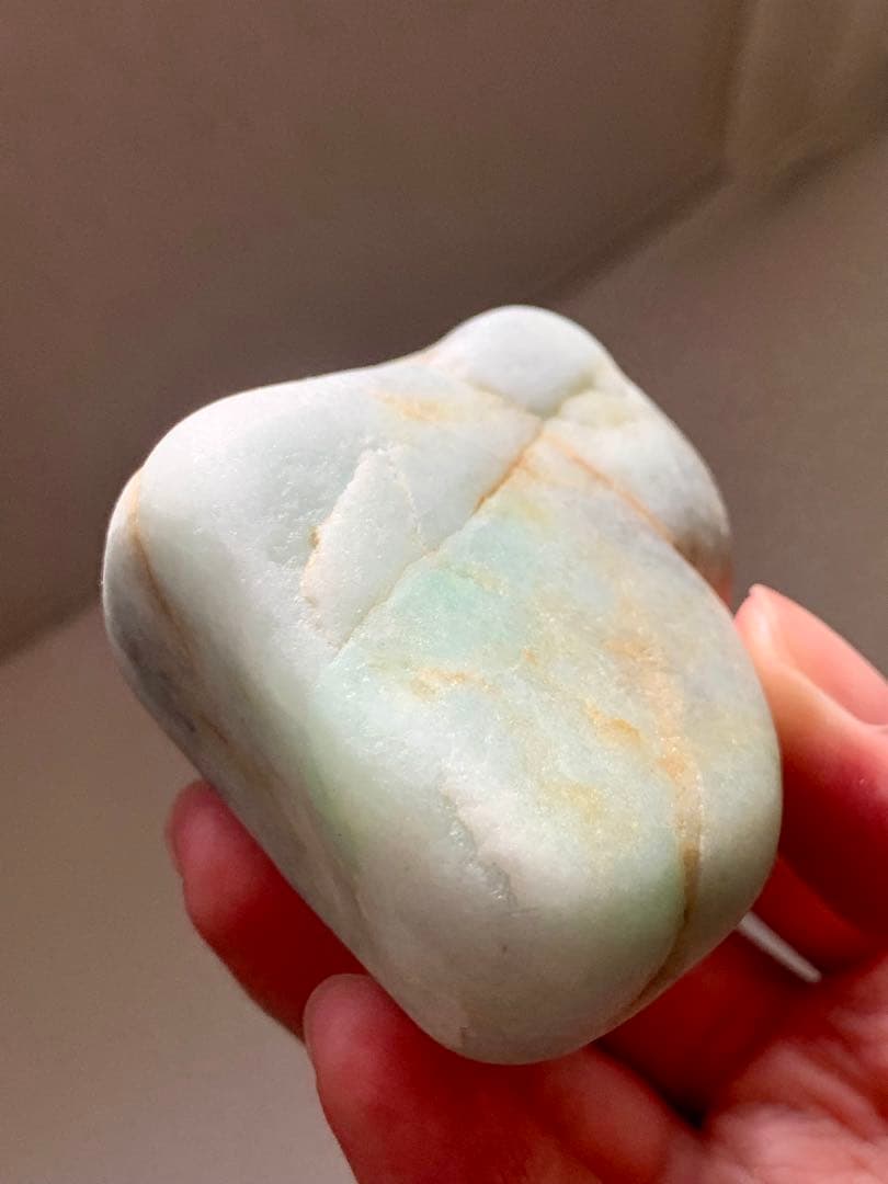 糸魚川ひすい極上の海石　翡翠　原石　翡翠　鉱物標本　コン沢　水石　根付　国産鉱物