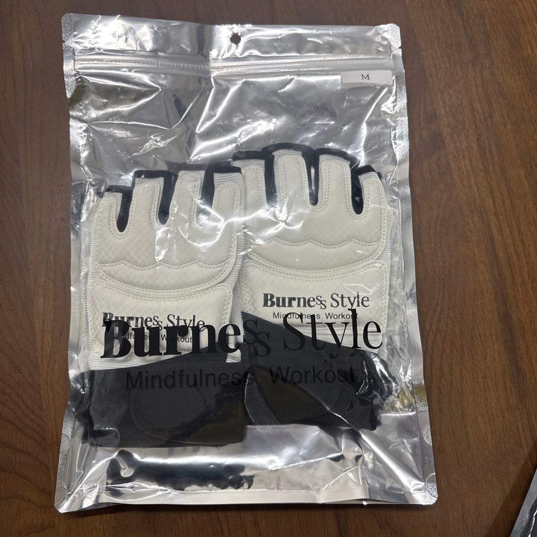Burnes Style グローブシューズセット Mサイズ　★新品、未開封★