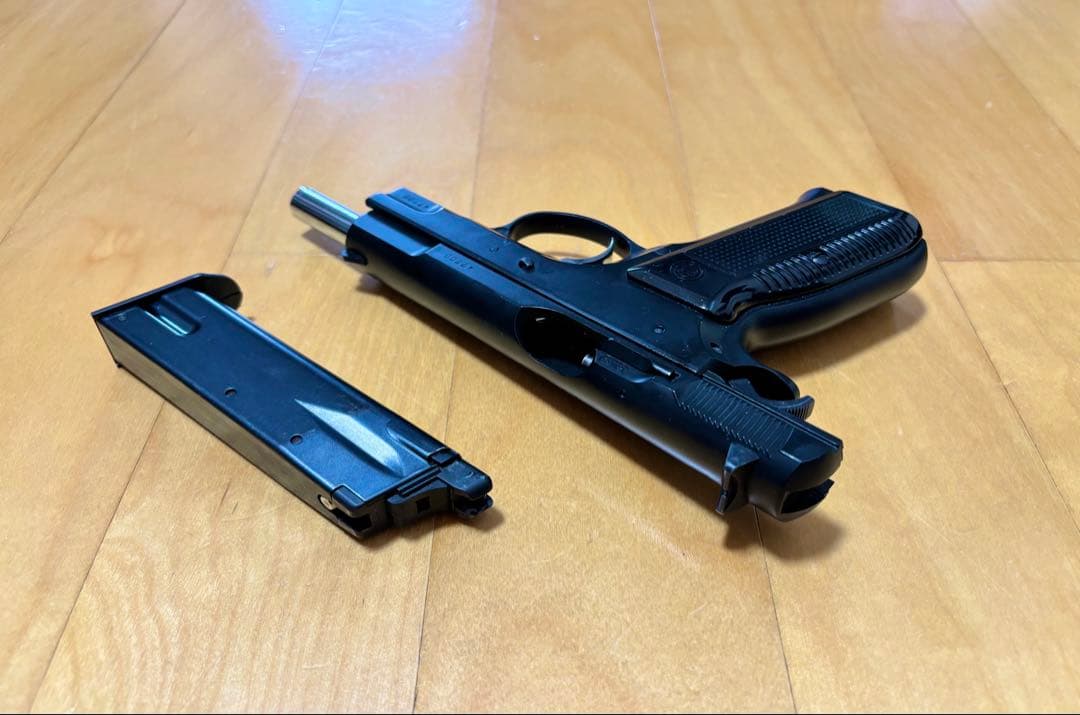 【最終値下げ】 KSC CZ75 2nd verガスブローバック ガスガン