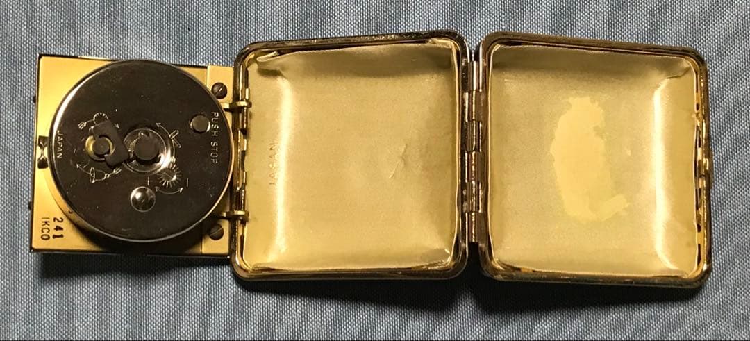 セイコーのアンティークな旅行用目覚まし時計(手巻き)