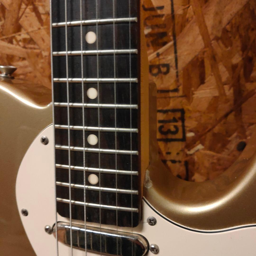 Squier Telecaster thinline セミホロウボディ ゴールド