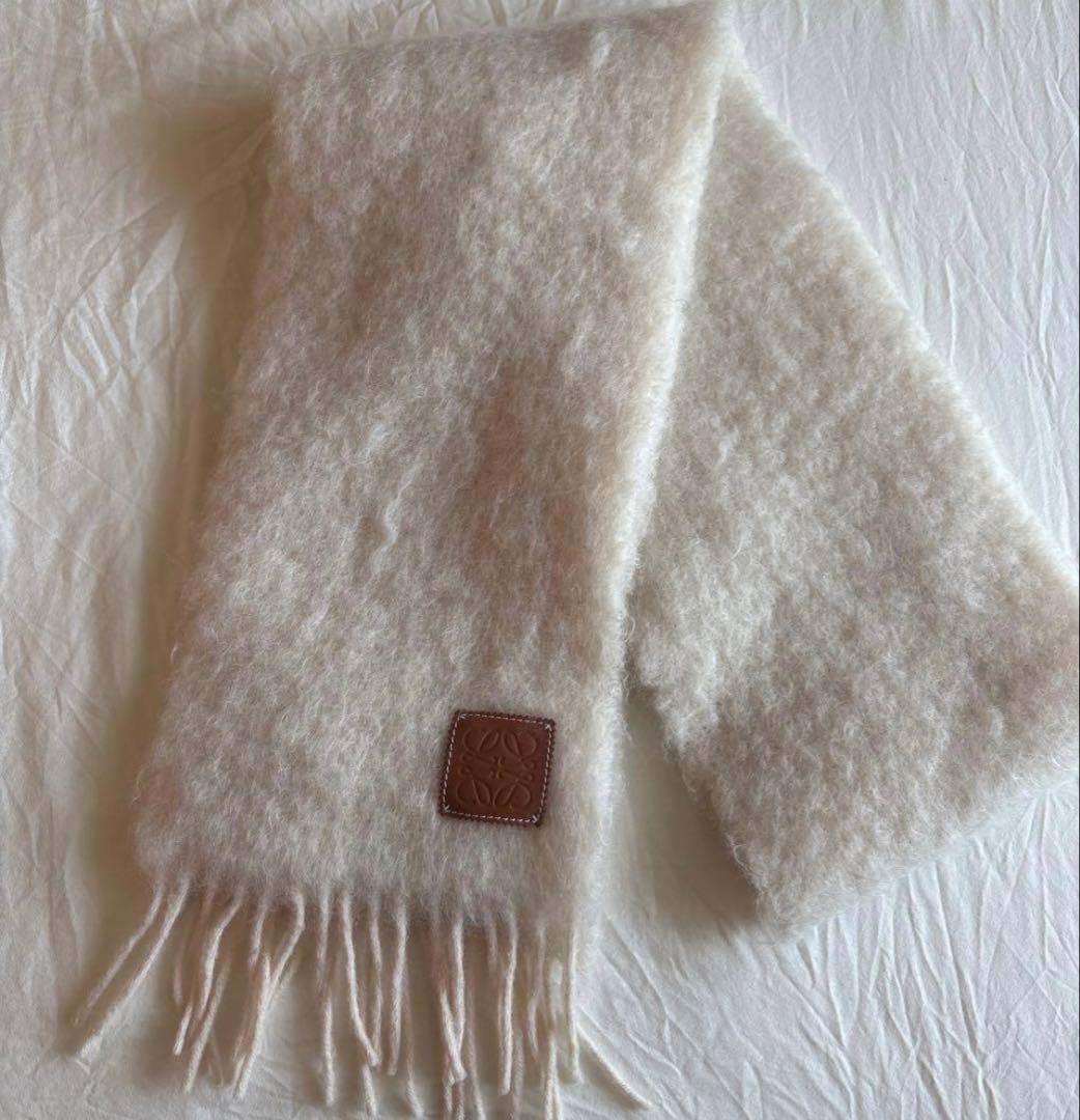 LOEWE ウール ホワイトマフラー Made in Spain